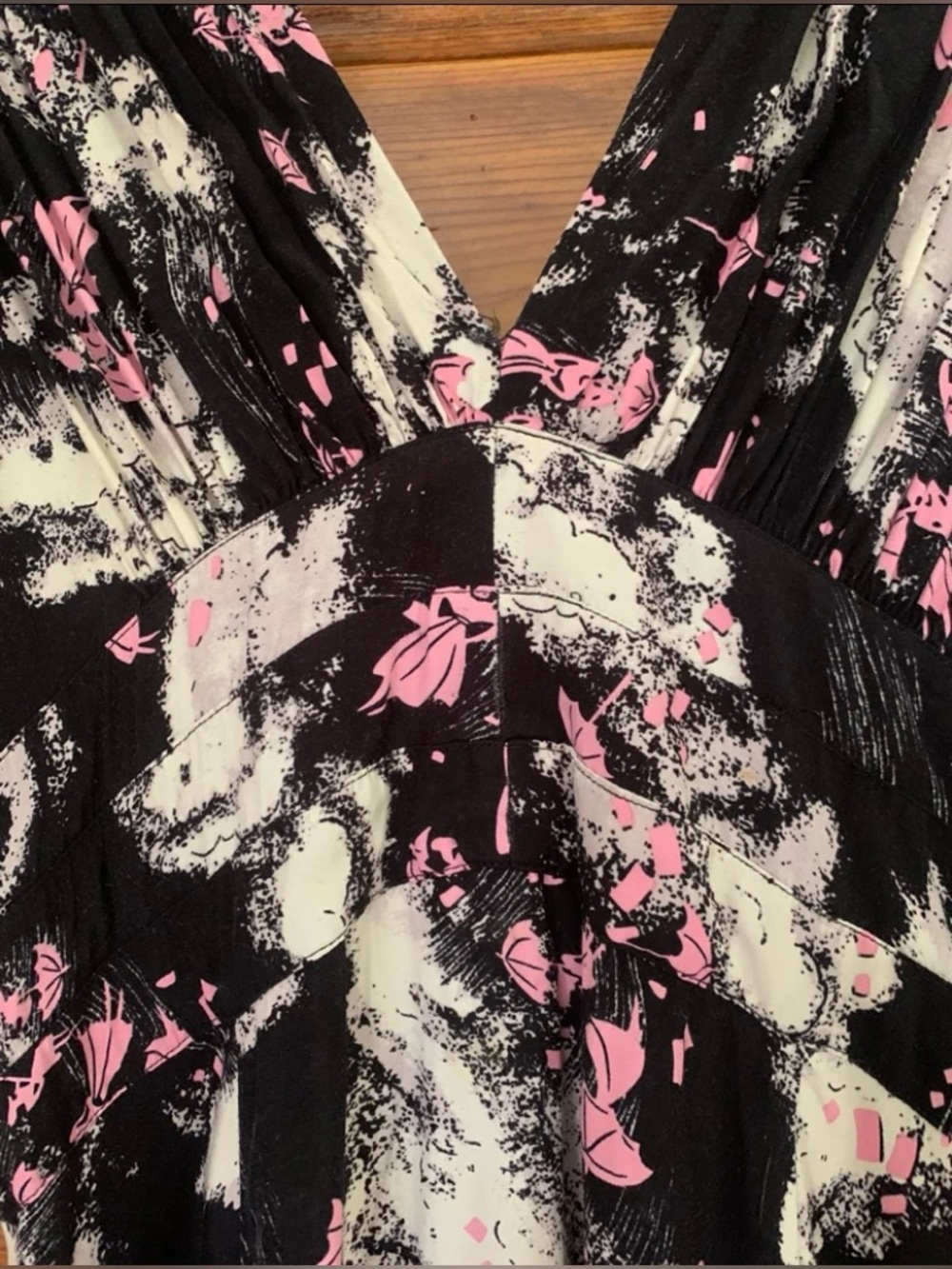 Trashy diva deep cut hurricane print dress
sz 14 as-is - Picture 5 of 7